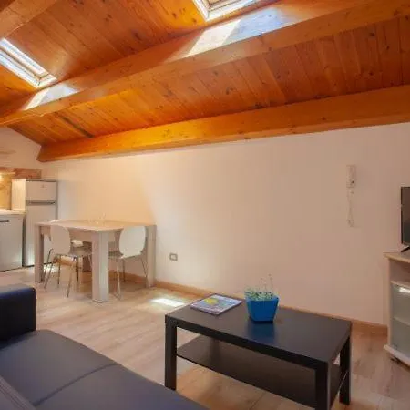 Sleeps 4 Appartement Olbia