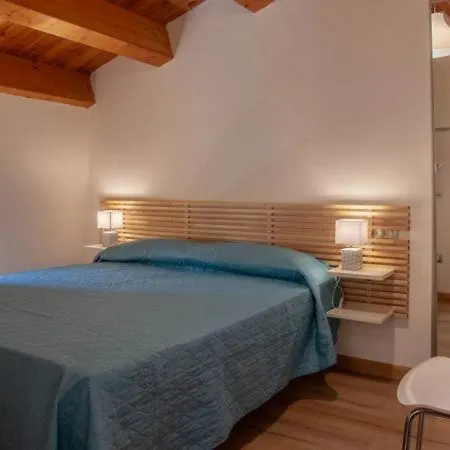 דירה Sleeps 4